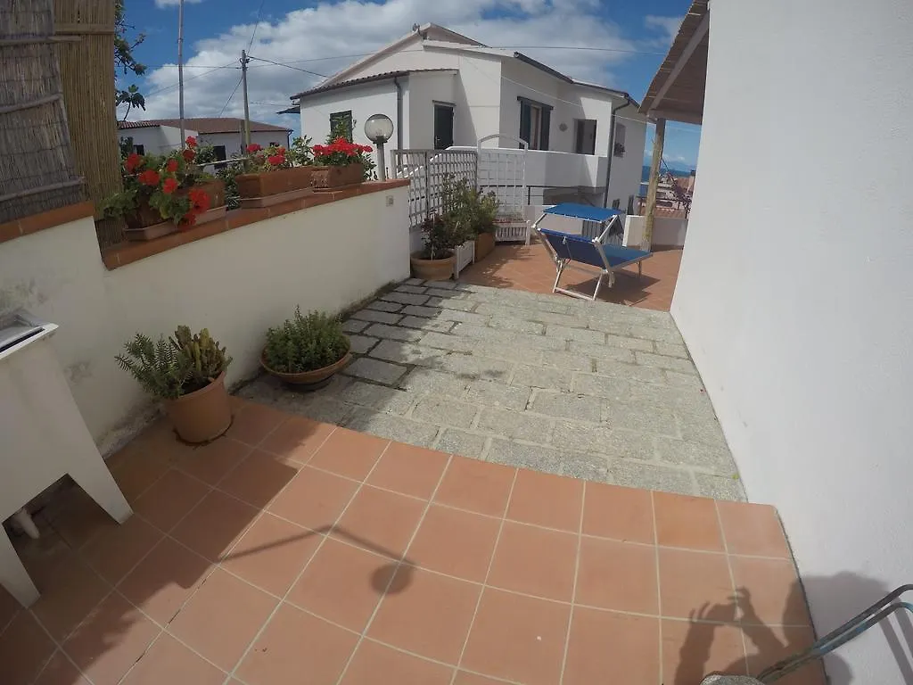 Holiday home Un Salto Nel Blu Villa Chiessi