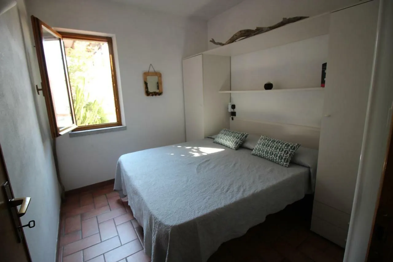 Un Salto Nel Blu Villa Chiessi 0*,  Italy